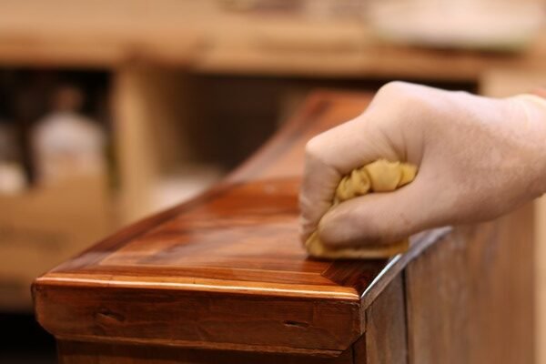 Restauration de meubles à Morges 